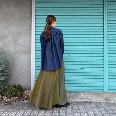 【Back Gather Denim Shirt】