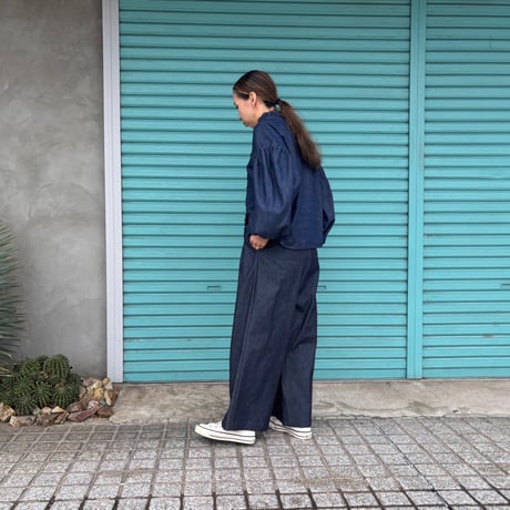 【V-neck frill Volume Sleeve】