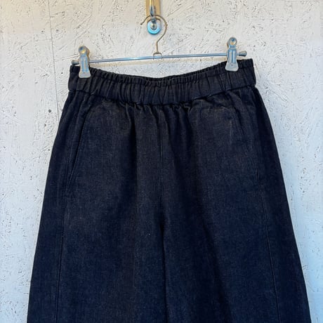 【Curved Denim Pants】
