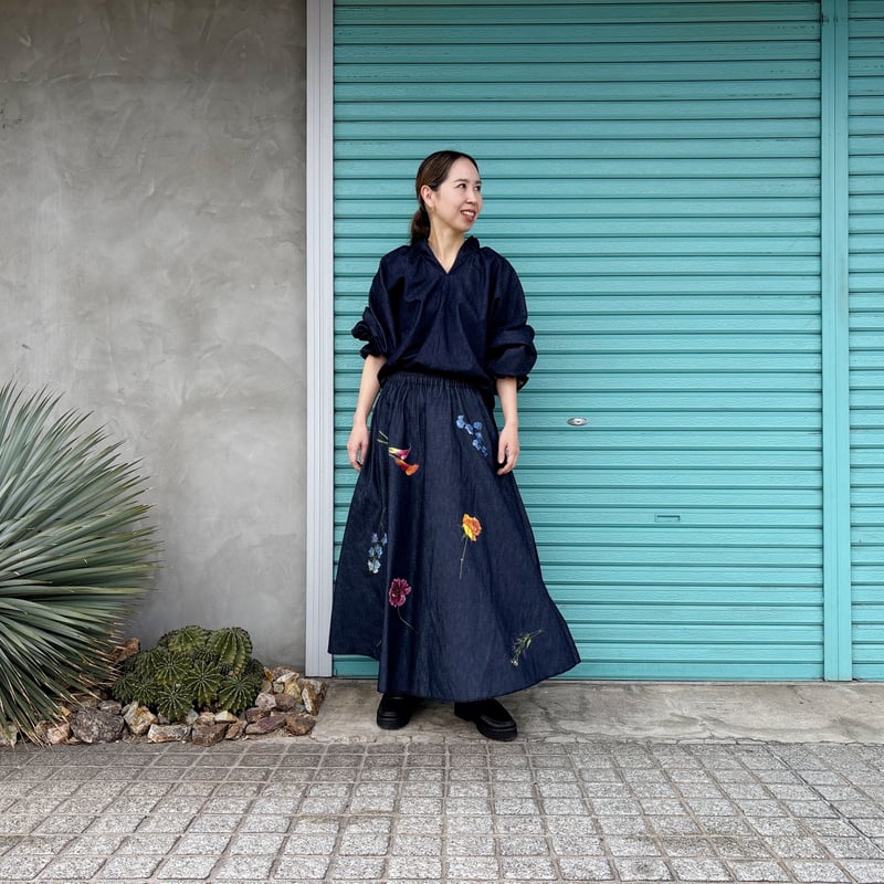 FLOWER PLEATS 青 Flower Print / Denim Skirt】 | RIVER MAIL STORE