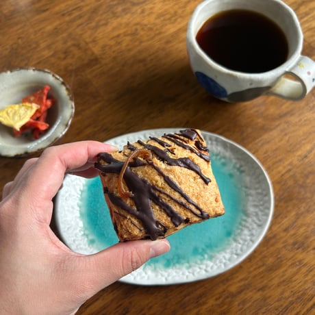 黄金(シークヮーサーピール)チョコスコーン