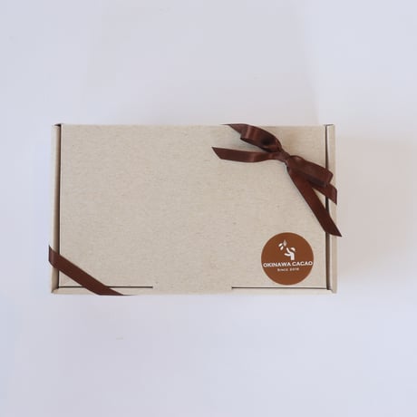OKINAWA CACAOの人気セット　板チョコ4種とドライフルーツチョコアソート