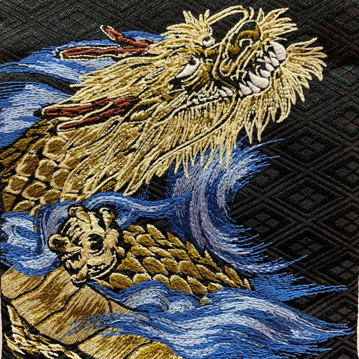 名前旗 名物裂 青波龍 黒 特中 金刺繍 高さ57㎝ | 人形の東月 名前旗 名物裂 青波龍 黒 特中 金刺繍 高さ57㎝ | 人形の東月