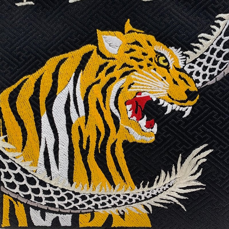 オーダーメイド名前旗 大 龍 黒 銀 刺繍 高級厚手フェルト 手作り 子どもの日 オーダーメイド名前旗 大 龍 黒 銀 刺繍 高級厚手フェルト