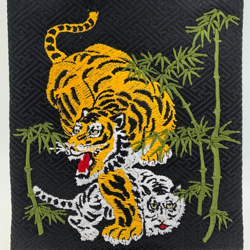 名前旗 守り虎 特中 黒 金刺繍 高さ46㎝ | 人形の東月｜公式