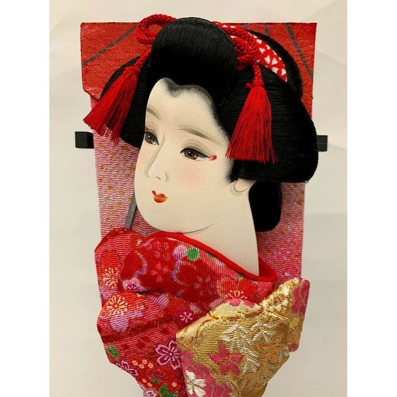 舞妓(左向き) 金襴 江戸押絵羽子板 8号 | 人形の東月|公式 舞妓(左向き) 金襴 江戸押絵羽子板 8号 | 人形の東月|公式