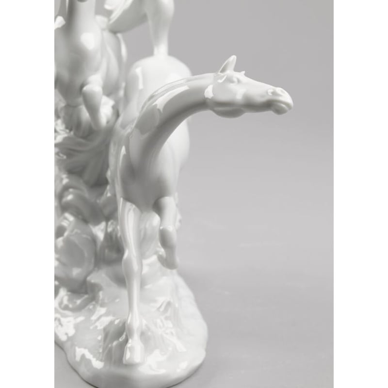 駆ける馬 (White) | 人形の東月｜公式オンラインショップ