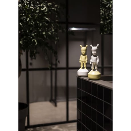 The Yellow Guest　小