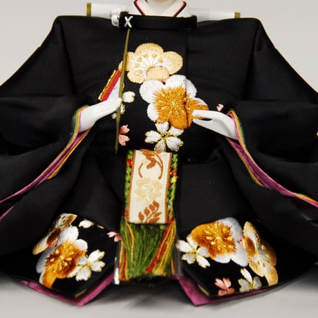 東月謹製　炭胴　三五　川俣正絹梅刺繍　木目唐草　親王飾り
