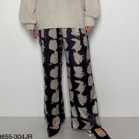CHIGNON ノーカラーブラックラインベストとラインパンツのセットアップ She's Closet セットアップ 「低身長向け/高身長向けサイズあり