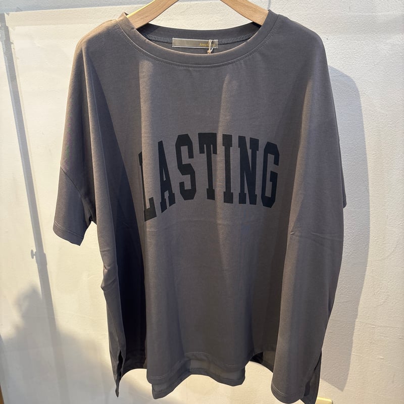 長く使えるAnna Kerryオーバーサイズ ロンT　後ろロゴ WOMEN'S ITEM（ウイメンズアイテム）｜Ashley＆bros