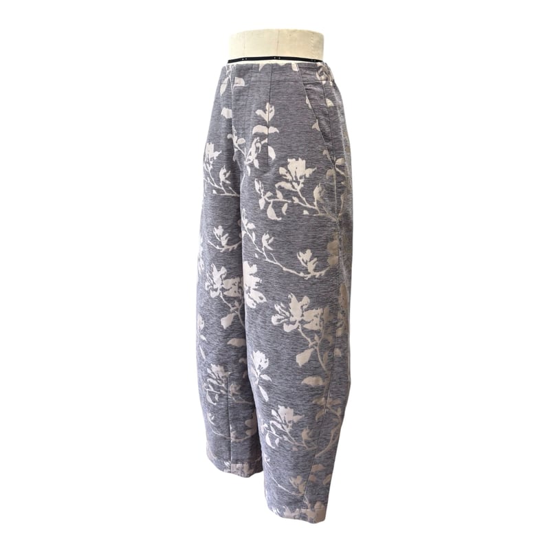 送・関税負担なし◆ERDEM◆ 花柄シルクワイドレッグパンツ ayane 2025 WINTER】花柄ジャガードバレルレッグパンツ | champ