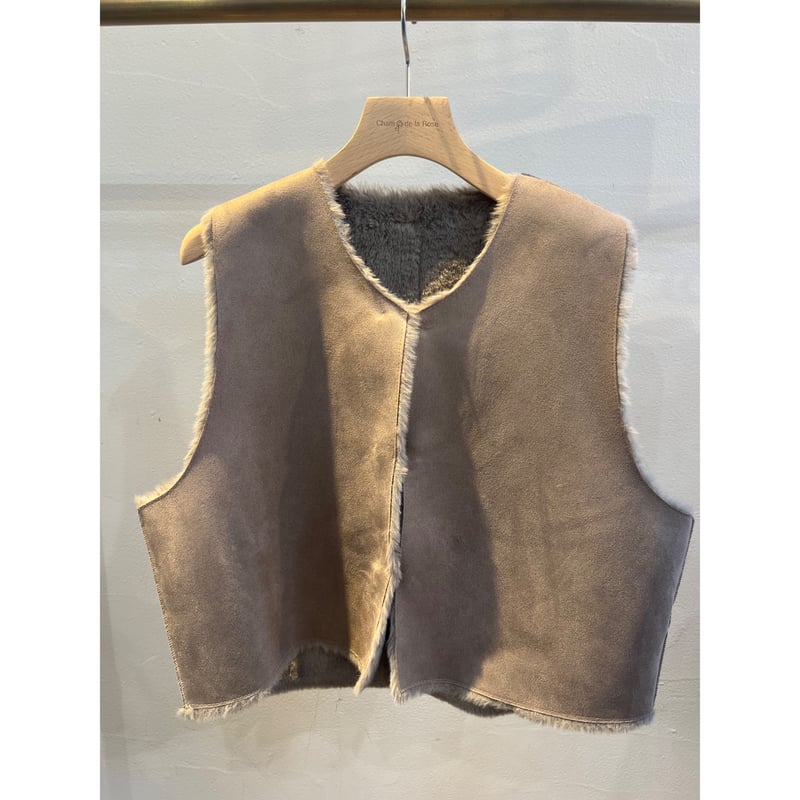 coombクーム　リアルラビットファーとダウンのリバーシブルベスト coombクーム リアルラビットファーとダウンのリバーシブルベスト