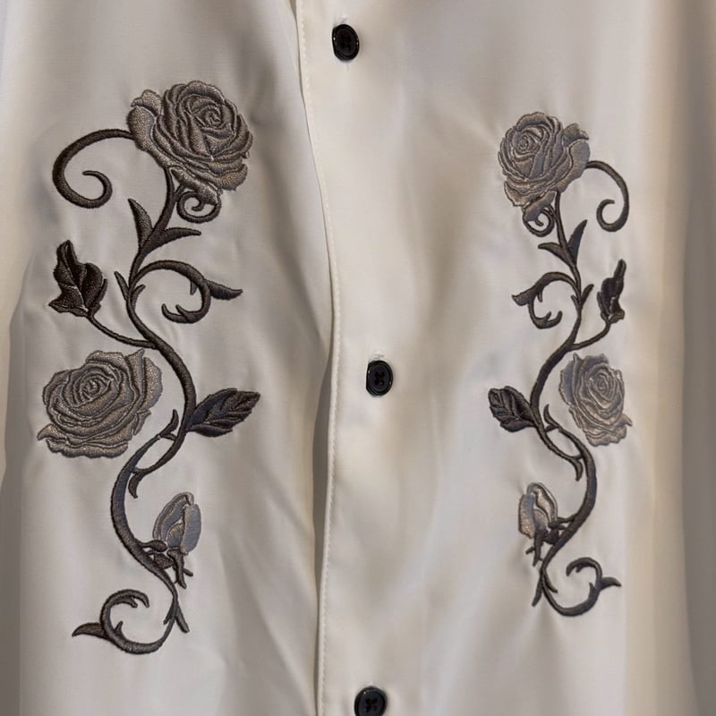 全3色】 薔薇刺繍ドルマン半袖シャツ 33703601 | VARG Giraffe