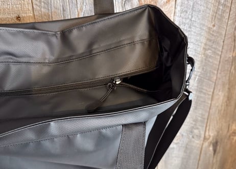 【全2色】隠しZIPナイロントートBAG（10ポケット）　　CMK20-0766