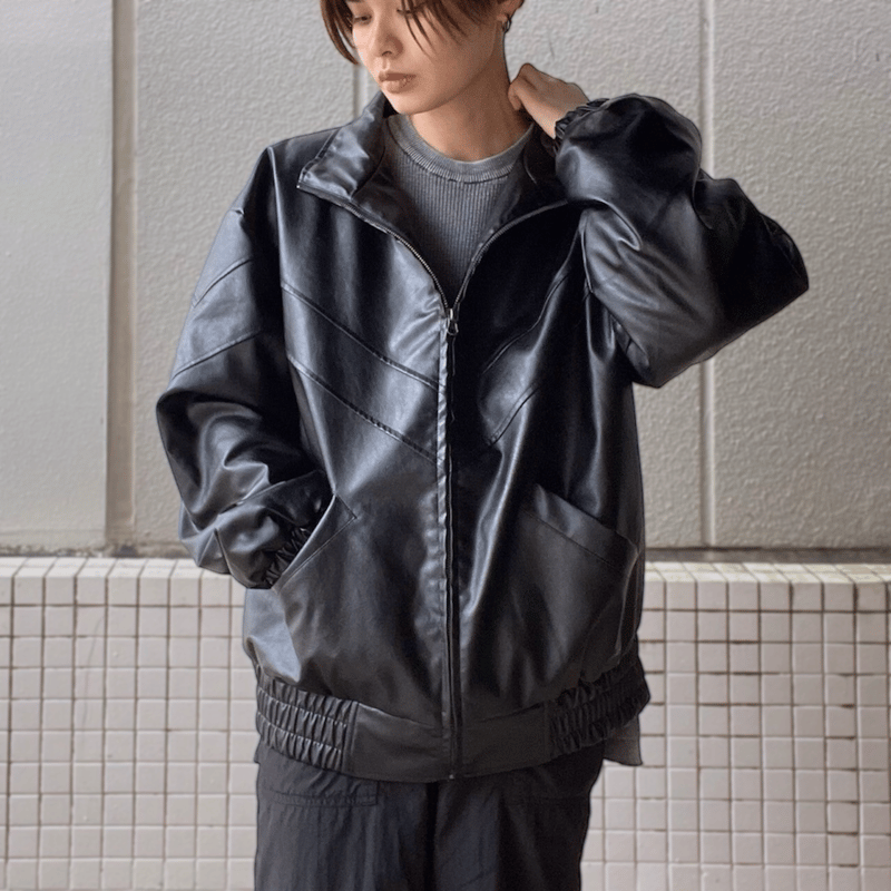 黒レザージャケット フェイクレザー中綿スタンドジャケット E24205L | VARG Giraffe larch