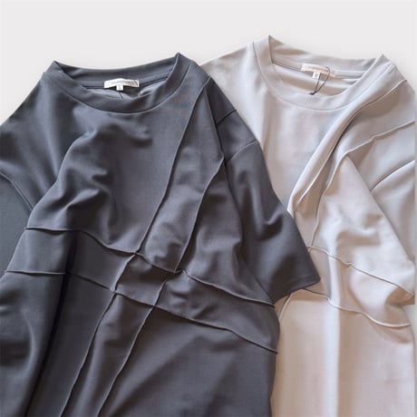【全3色】梨地ピンタックTシャツ　235576
