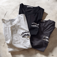 【全3色】　ドライコットン刺繍半袖ヘンリーTシャツ　　235595