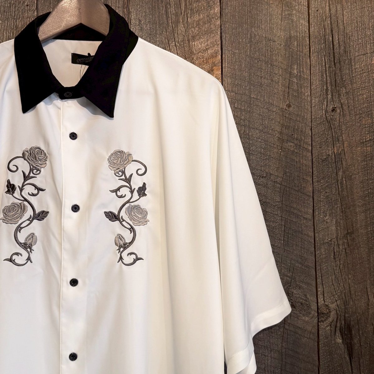 全3色】 薔薇刺繍ドルマン半袖シャツ 33703601 | VARG Giraffe