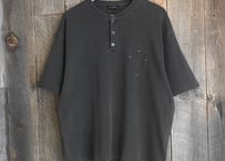 【全2色】ピグメントヘンリーネックTシャツ（C柄）　063701502