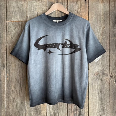 スプレー加工 トライバルロゴ テレコ半袖Tシャツ【グランジ / ショート丈 / ユニセックス】 235591