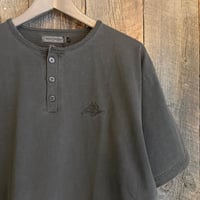 【全3色】ピグメントヘンリー半袖Tシャツ   N26-434-28G