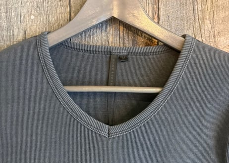 【全2色】ピグメントテレコVネック半袖Tシャツ　235588