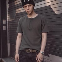 ヴィンテージ風 短丈 ワッフルTシャツ【ヘンリーネック / Y2K / ユニセックス】 235590
