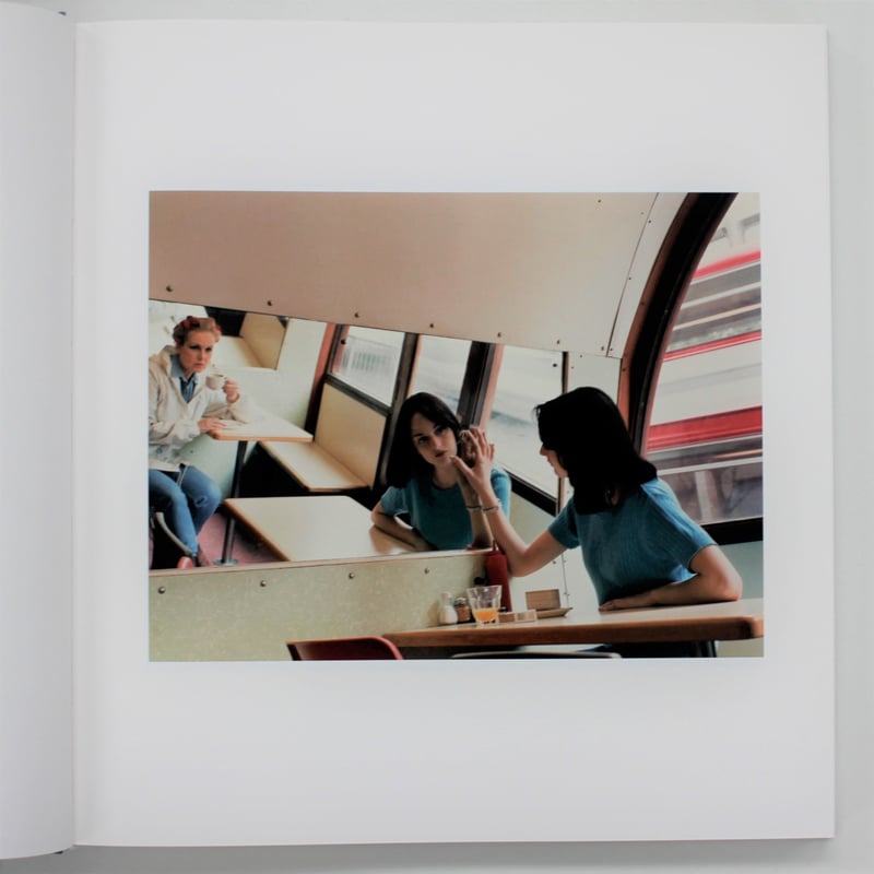 Hannah Starkey『PHOTOGRAPHS 1997-2017』 | Fugensh