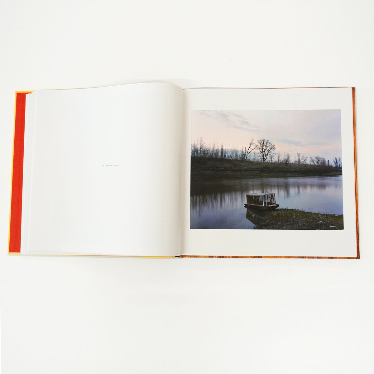 Alec Soth『Sleeping by the Mississippi』 | Fugens
