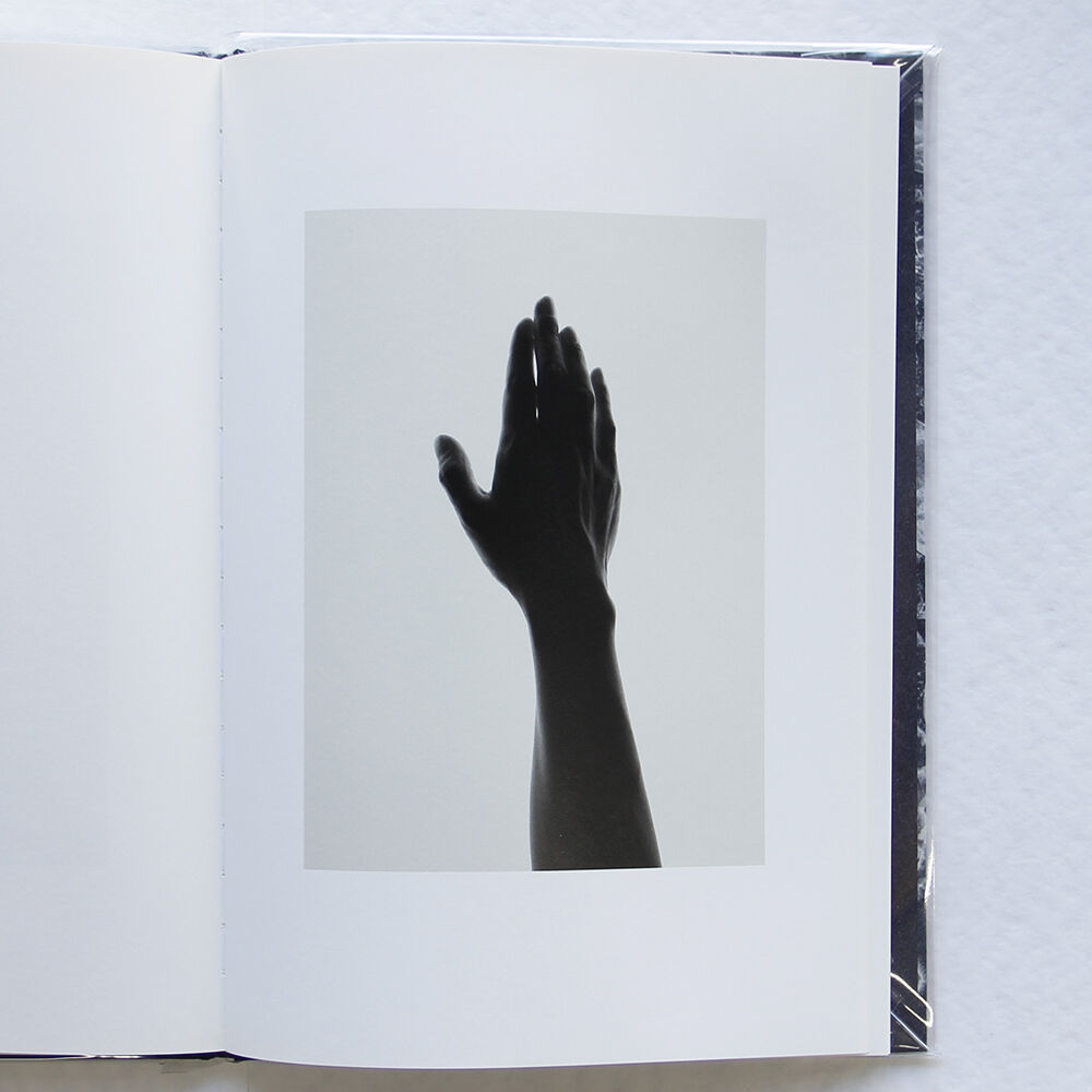 細倉真弓『TRANSPARENCY IS THE NEW MYSTERY』（サイン入り） |