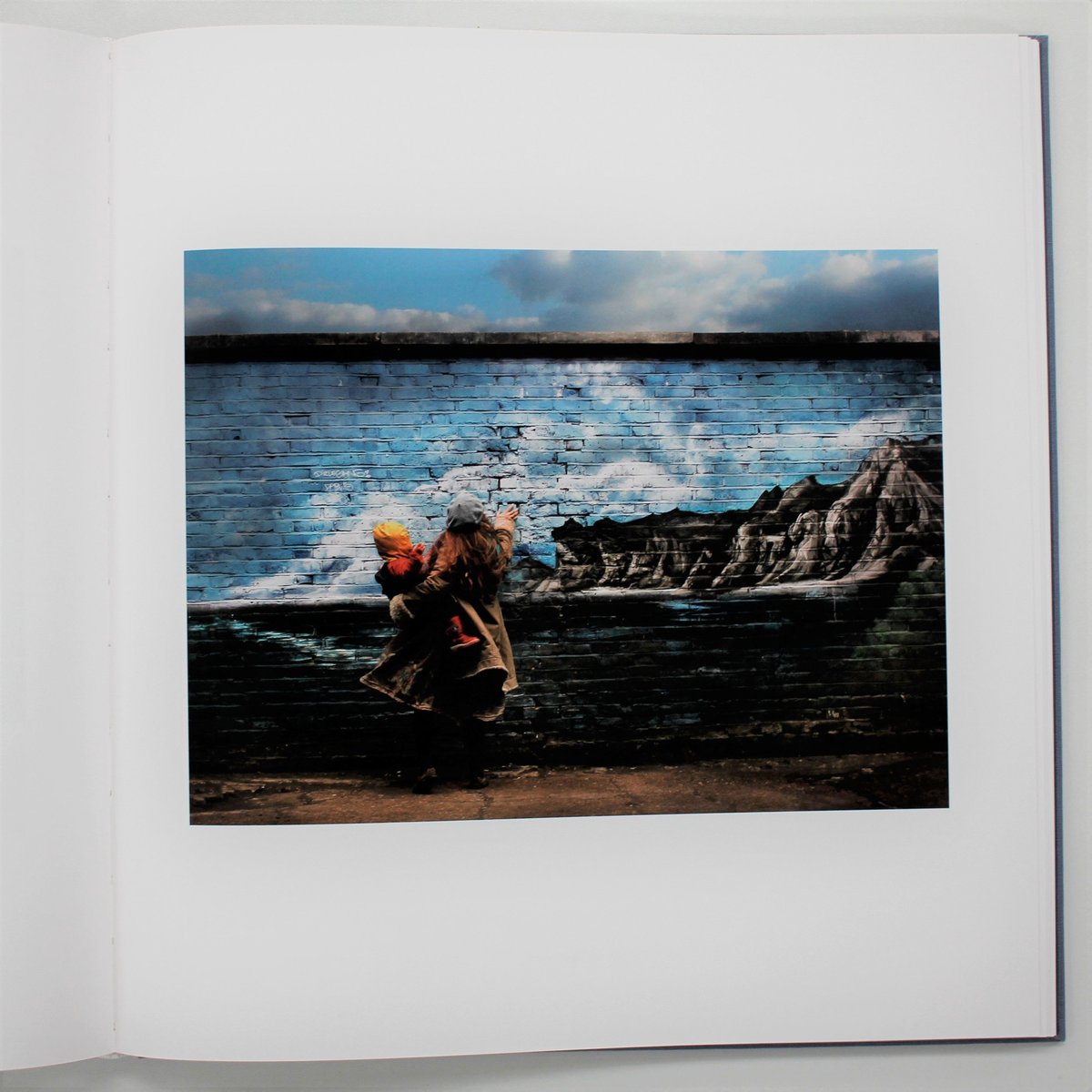 Hannah Starkey『PHOTOGRAPHS 1997-2017』 | Fugensh