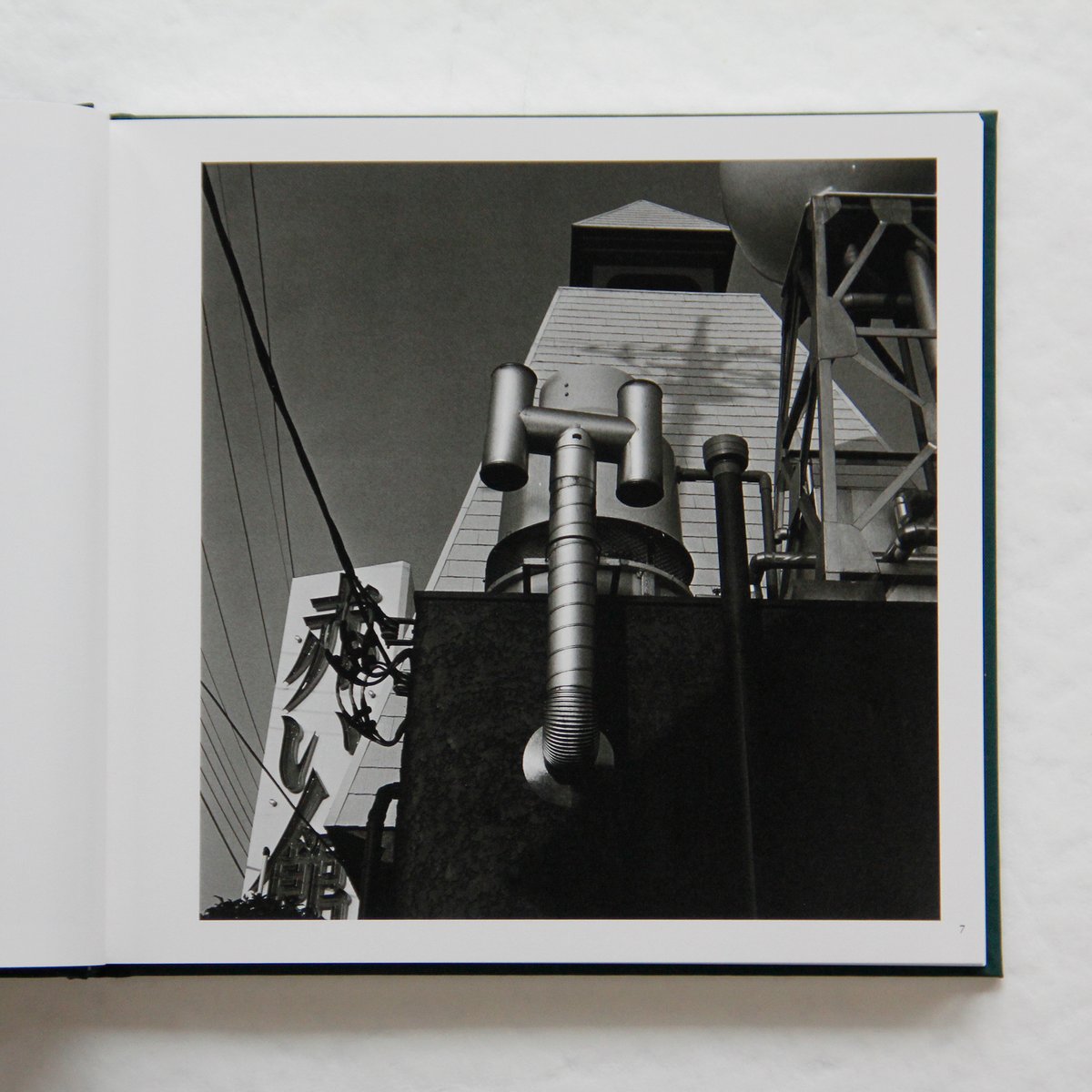 ＜サイン、エディション入り＞須田一政写真集『SUDDENLY』 SUDDENLY - 須田一政 | shashasha 写々者 - 写真集とアートブック