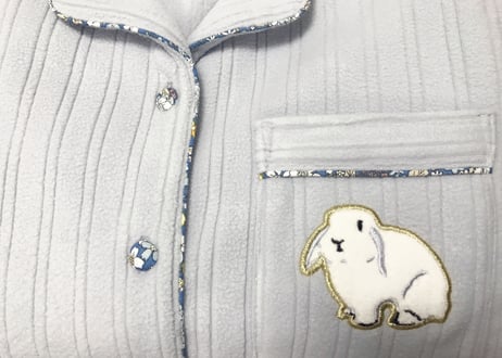ランダムフリースラビット刺繍シャツ上下セット