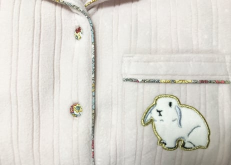 ランダムフリースラビット刺繍シャツ上下セット