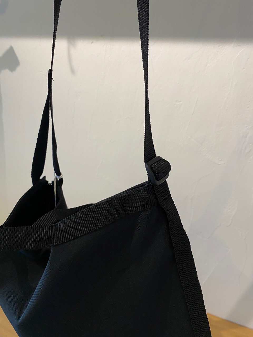 ERA. イーラ / SMALL FLAT BAG 【ブラック】 | GRAFICA LIV...