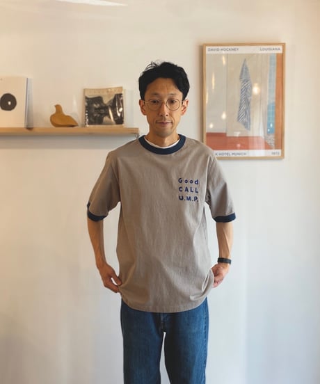 JACKMAN ジャックマン（ユニセックス）/ Rib GCU T-shirt ' GOOD CALL UMP' 【グレー×ダークブルー】