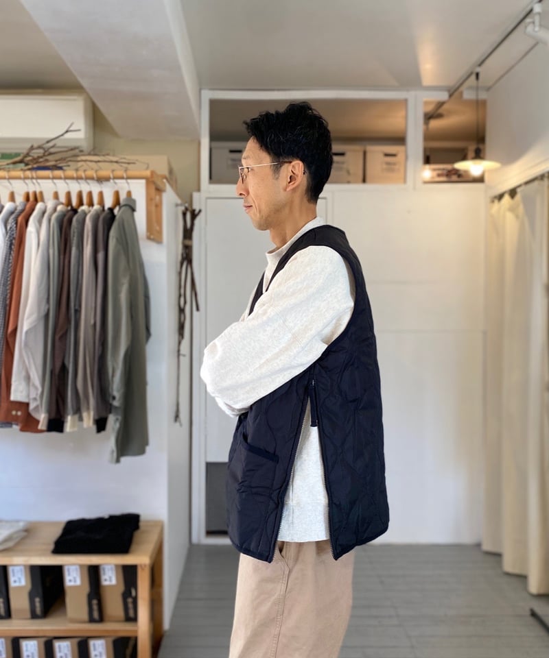 TAION（メンズ）/ ミリタリー Vネックジップ ダウンベスト(TAION