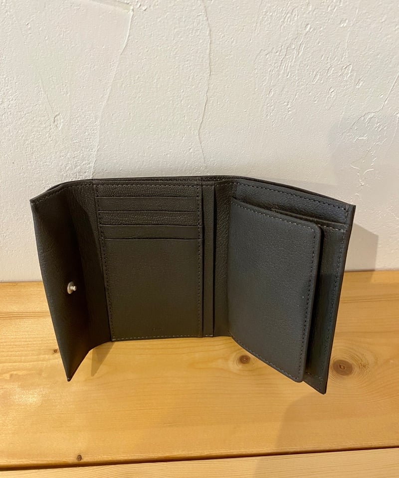 ERA. イーラ / EO GOAT TRIFOLD WALLET 【ブリュレー】 | GR...