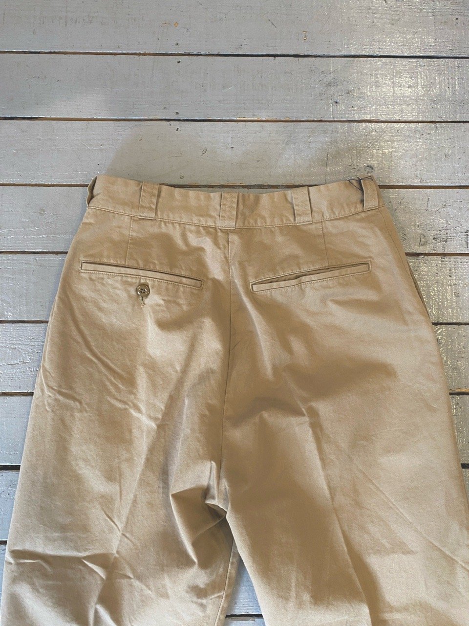 HATSKI（ユニセックス） / TAPERED CHINO TROUSERS テーパード