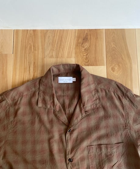 MANUAL ALPHABET マニュアルアルファベット（ユニセックス）/ C/S LAWN S/S OPEN COLLAR SHIRTS 【ブラウンチェック】