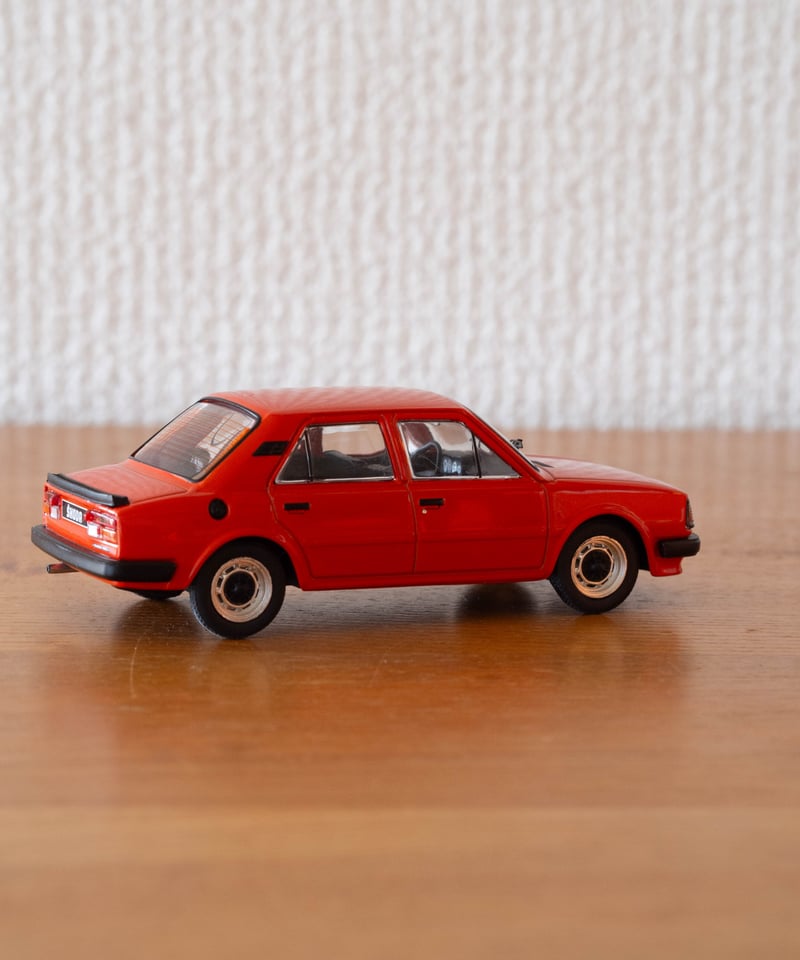 Abrex Škoda 120L シュコダ　1:43 ミニカー世界限定100台 1/43 Skoda 120L 1984 1:43 Abrex シュコダ スコダ 赤 レッド