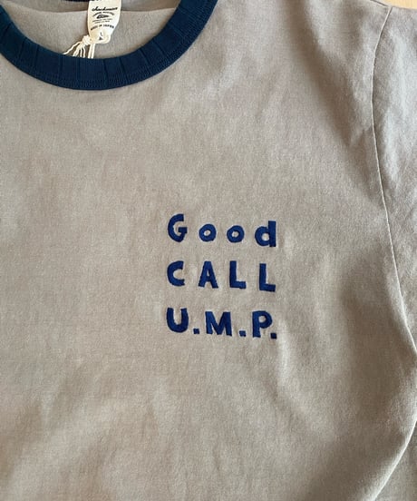 JACKMAN ジャックマン（ユニセックス）/ Rib GCU T-shirt ' GOOD CALL UMP' 【グレー×ダークブルー】