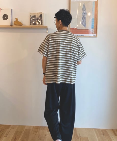 NECESSARY OR UNNECESSARY (NOUN) ナウン  /　BORDER 'C'　【オリーブ】