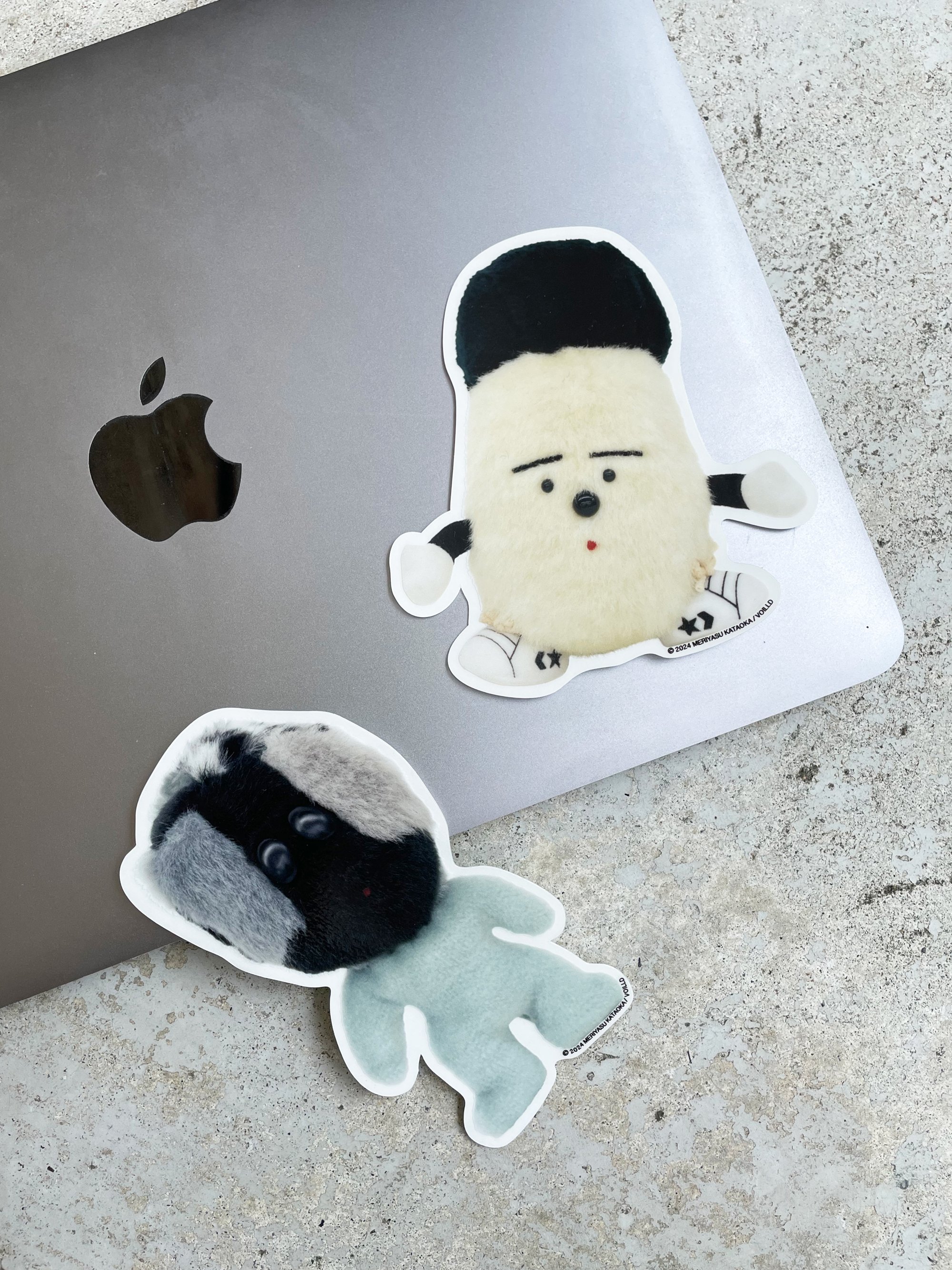 片岡メリヤス「アーティスト」Big Sticker | VOILLD SHOP