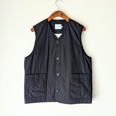 《 UNISEX 》 RINEN / 綿ナイロンタイプライター 中綿ボンディング ベスト ( クロ )
