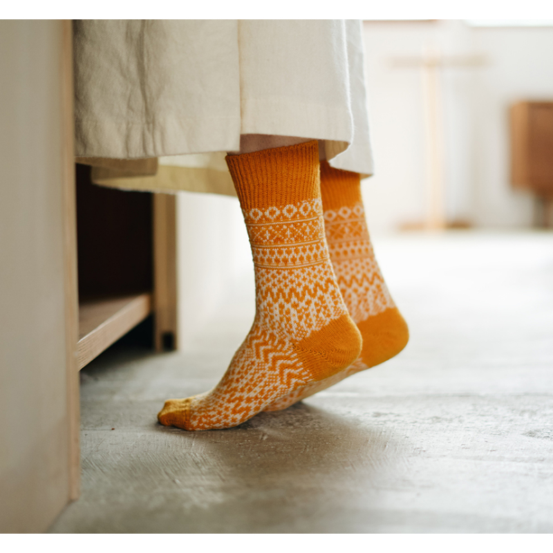 WOMEN 》 NISHIGUCHI KUTSUSHITA / ウールジャガードソックス