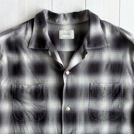 《 MEN 》 TOWNCRAFT / 60S OMBRE LOOP COLLAR S/S SHIRTS  ( BLACK )