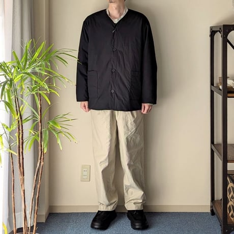 《 UNISEX 》 RINEN / 綿ナイロンタイプライター 中綿ボンディング ノーカラージャケット ( クロ )