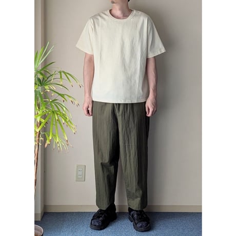 《 Unisex 》HATSKI / Crew Neck S/S Tee ( Vanilla )